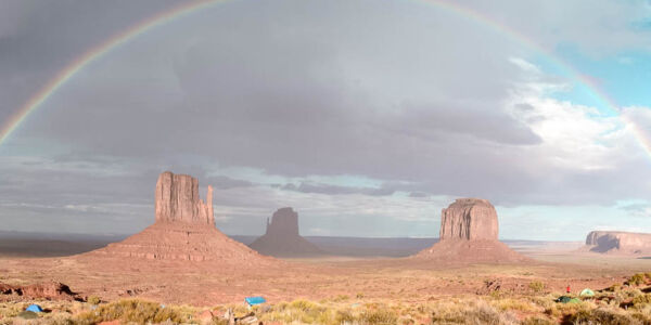 Panorama Monument Valley Regenbogen