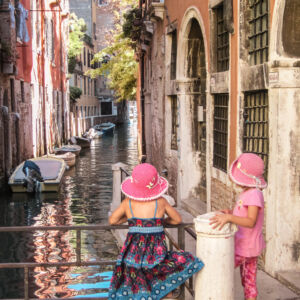 Kinder in Venedig