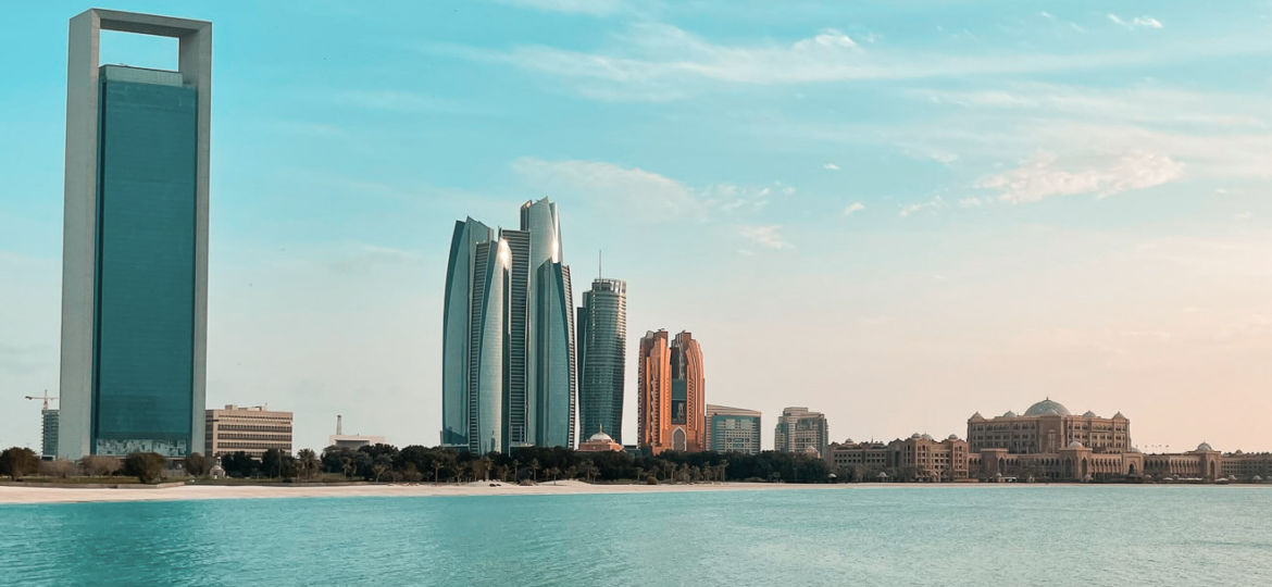 1 Tag in Abu Dhabi Skyline