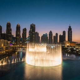 Dubai Dancing Foutain Pool Skyline