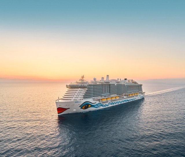 AIDAcosma Sonnuntergang Kreuzfahrt